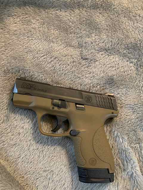 M&amp;P 40. SHIELD (FDE)