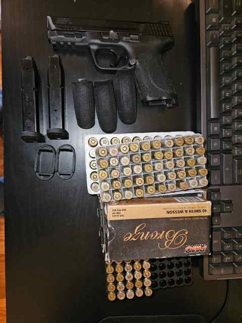 S&amp;W M&amp;P2.0 .40 S&amp;W