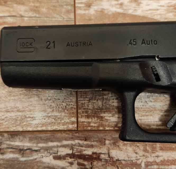 Glock21.2.jpg