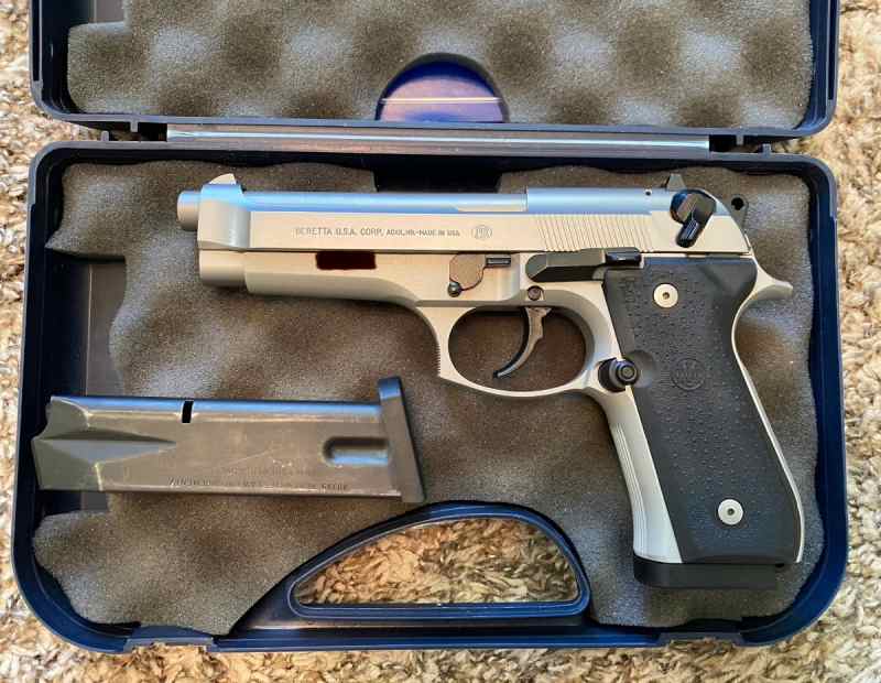 Beretta Model 96 Stainless .40 S&amp;W, 2 Mags, Ammo 