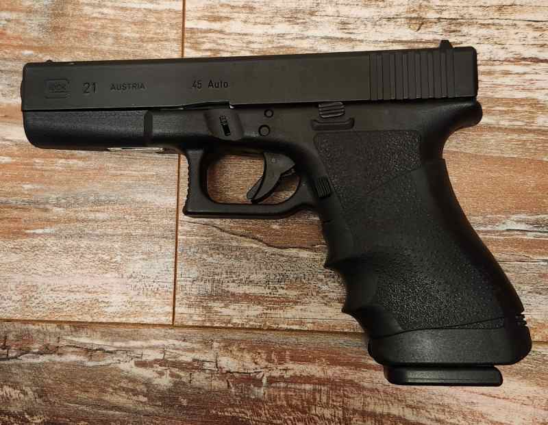 Glock21.1.jpg