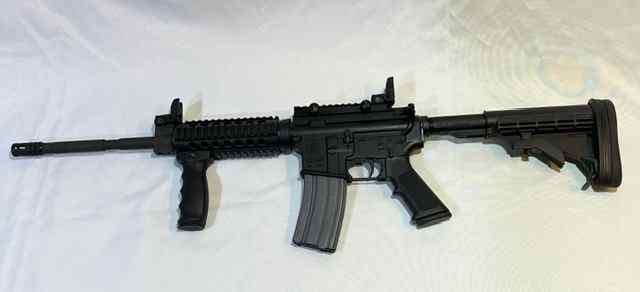 Smith and Wesson M&amp;P AR-15 Model 150R 16&quot; BBL 5.56