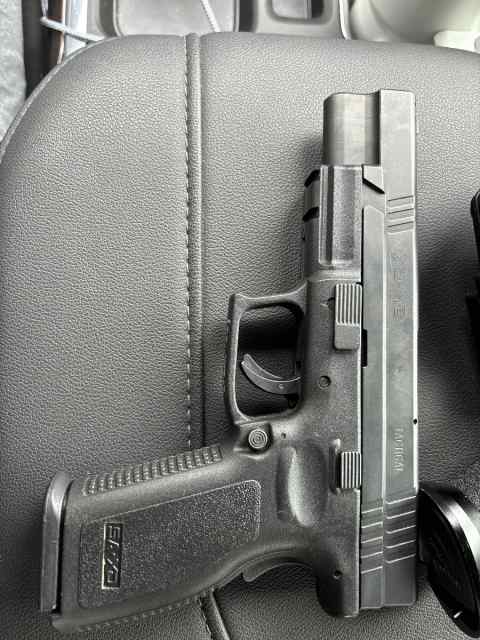 Springfield XD Tactical 40 