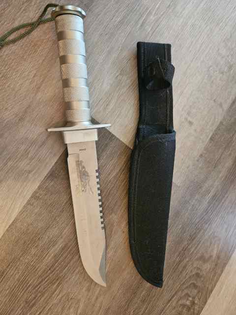 Hunting knife