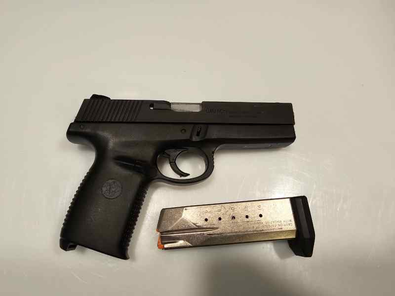 SMITH &amp; WESSON SW40F 