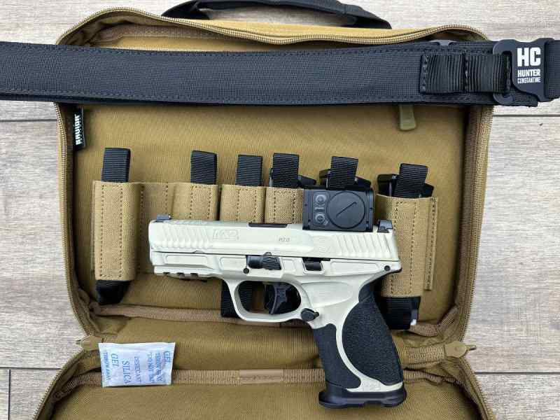 *NEW IN BOX* M&amp;P9 2.0 ACRO PORTED PACKAGE