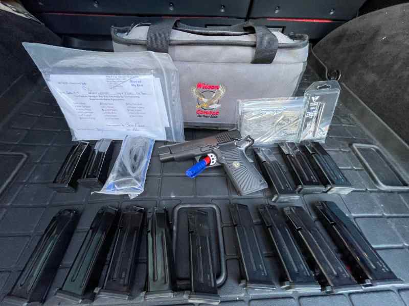 Wilson Combat 2011 / Double Stack 1911 Spec Ops 9 