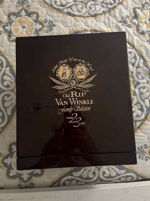 Pappy Van Winkle 23 Ultra rare Decanter set 2009