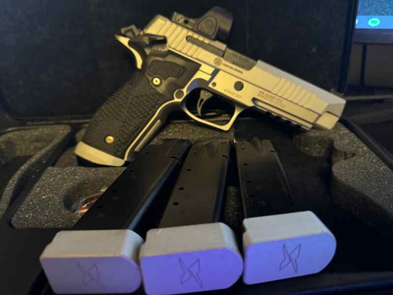 Sig Sauer P226 X5 with 5.0MOA SRO