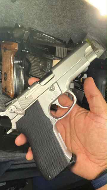 S&amp;W 5906 9mm