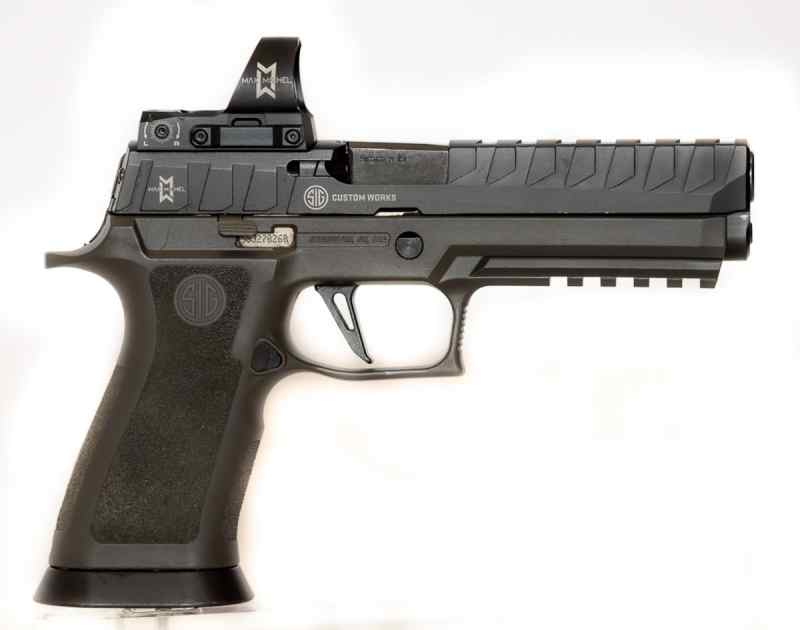 Sig Sauer P320 Max Michel with 8, 21 Round Mags
