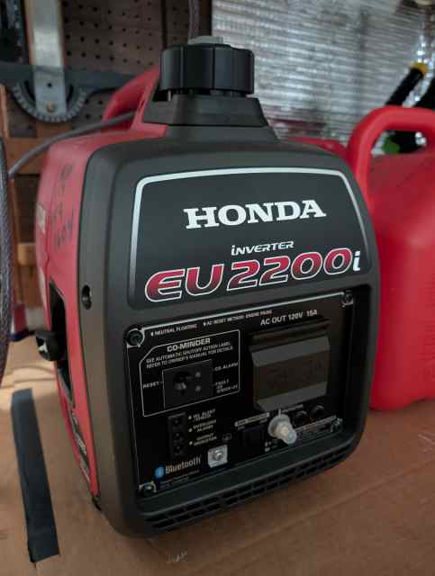 Honda EU2200i Generator 1 hour, never used, gascan