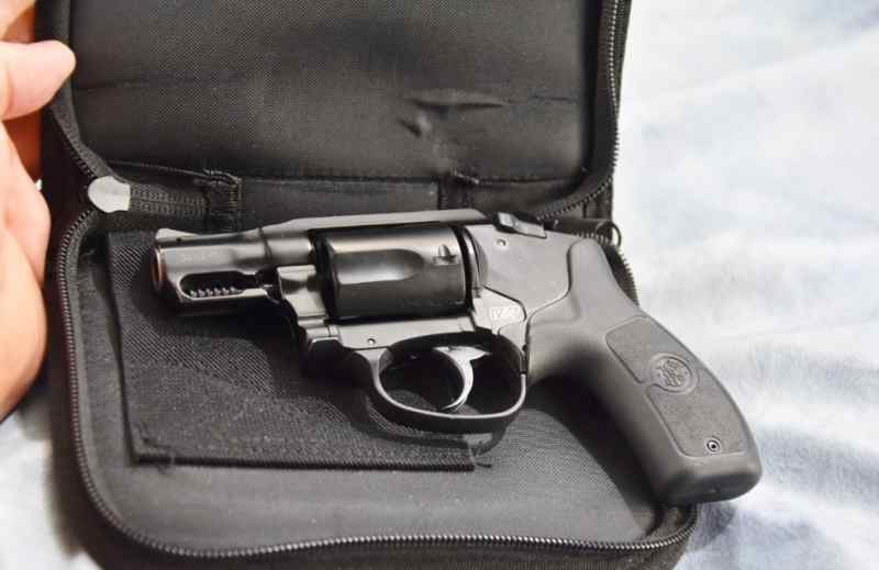 S&amp;W Smith &amp; Wesson BG38 Bodyguard .38 spl+p Revolv