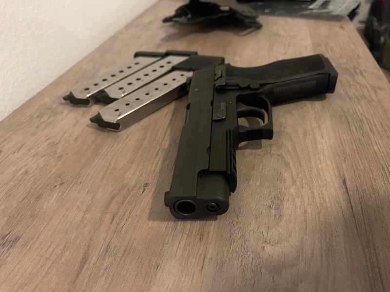 Sig Sauer P220 45acp