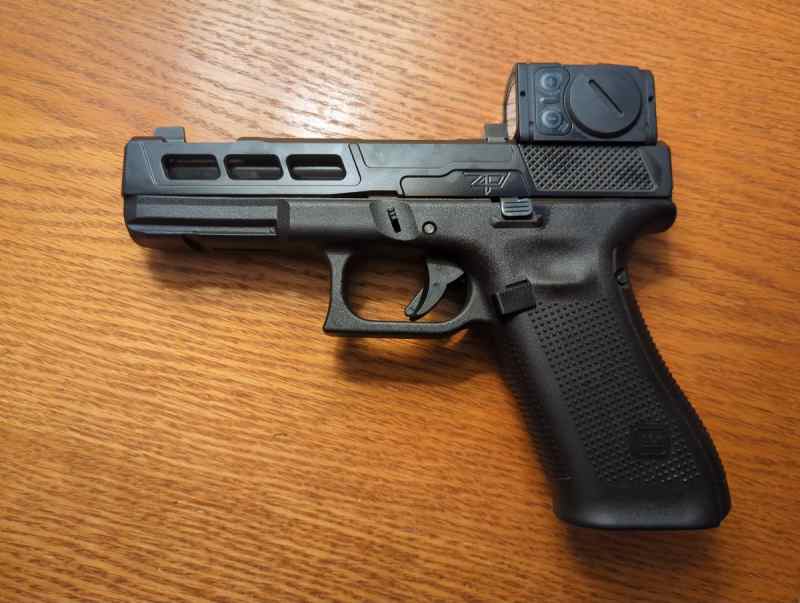 Glock 17 Gen 5 compensated