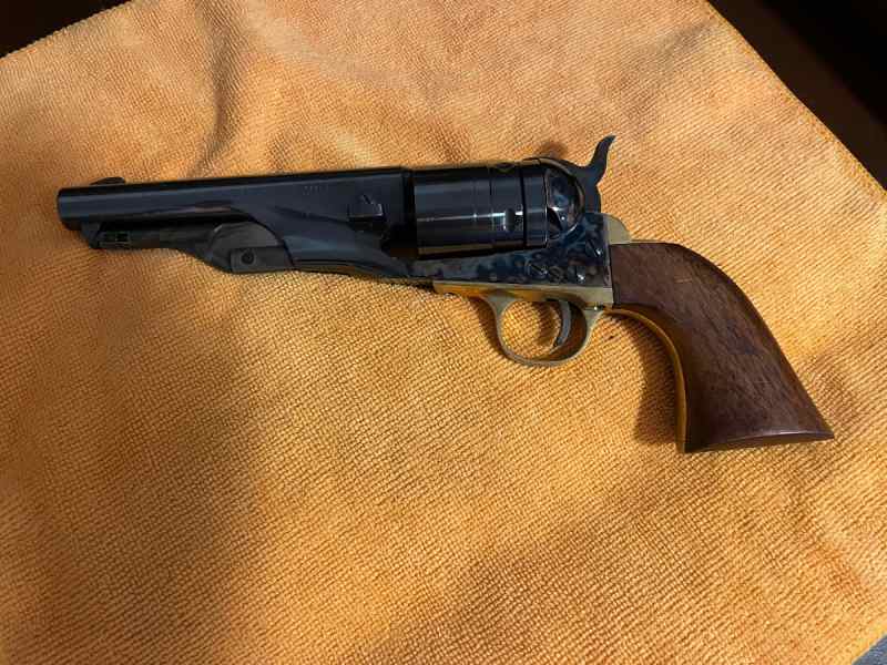 Pietta Revolver w/ .45 LC Kurst Konverter