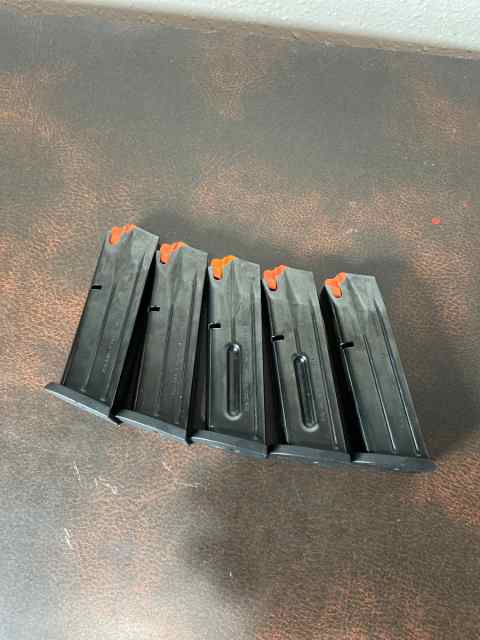 Beretta PX4 compact 9mm magazines 