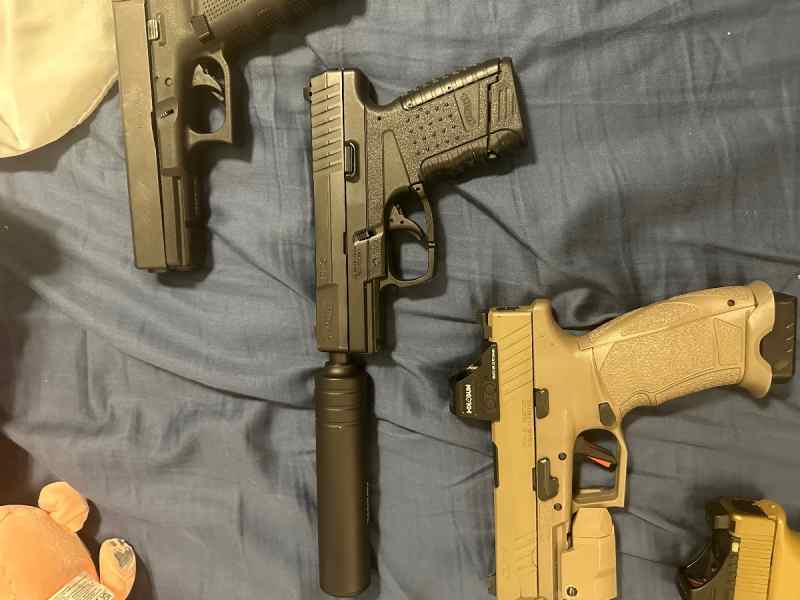 6 Pistols for sale 