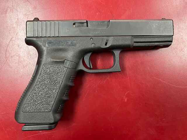 GLOCK 22 - .40 Caliber Safe-Action Pistol