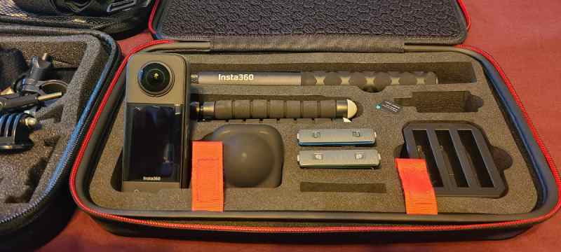Insta 360 x3 camara w/ accessories