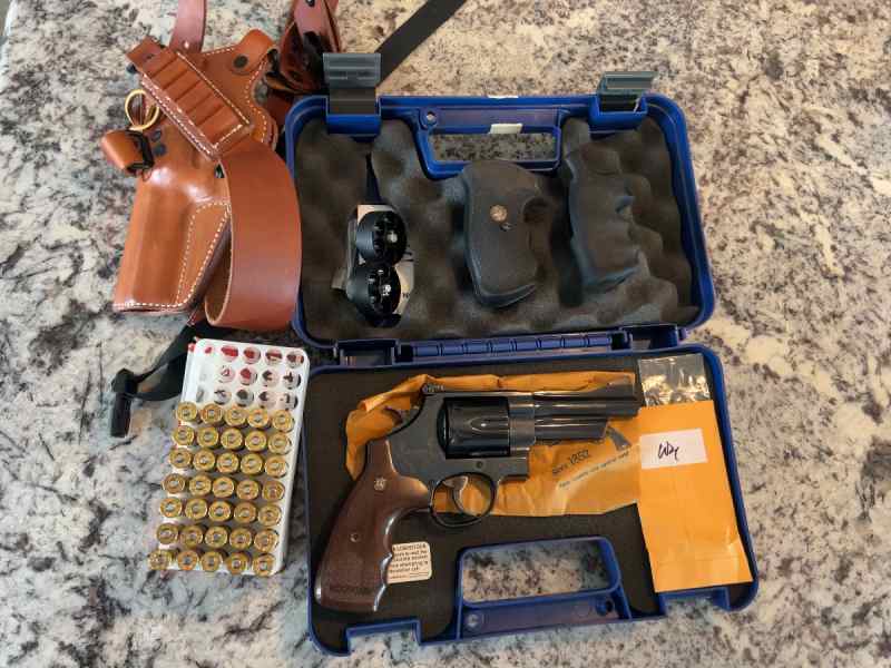 Smith &amp; Wesson 29-8 44mag w/extras