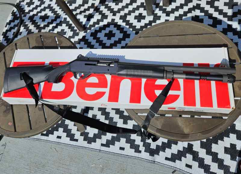 Benelli M4 