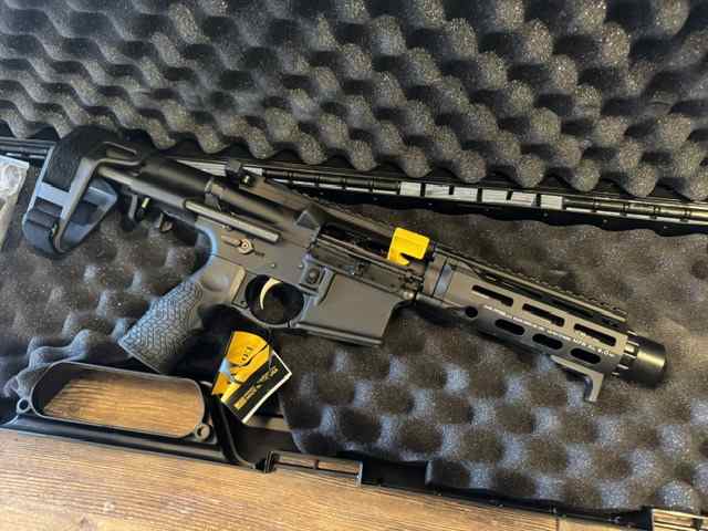 Daniel Defense DDM4 PDW 300 Blackout UNFIRED/NEW