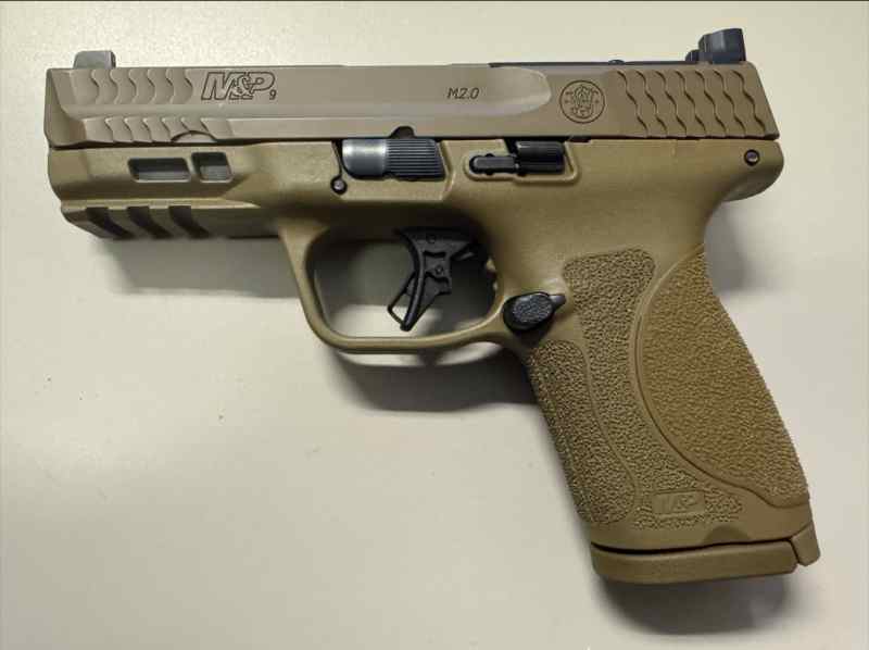 M&amp;P 2.0 9mm Optic Ready w/ accessories 