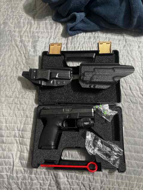 CZ P-10C WTS/WTT
