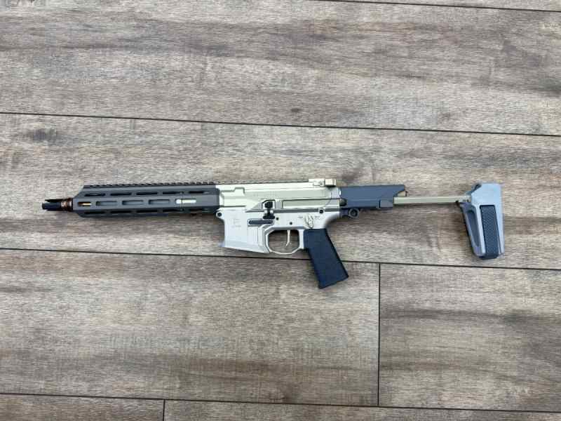 *NEW IN BOX* Q HONEY BADGER 10.5 INCH