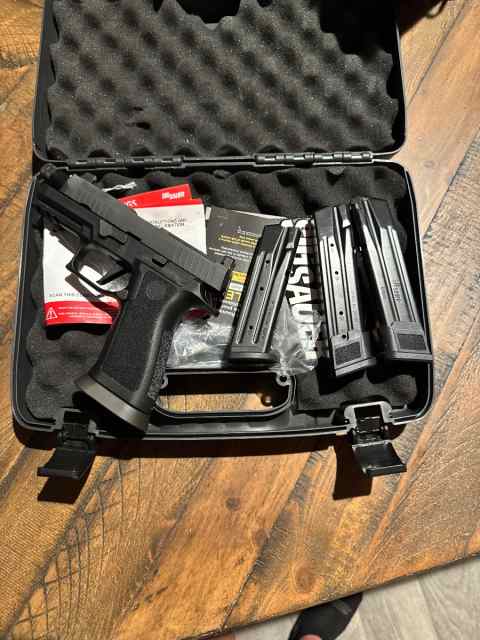 BNIB sig 320X Carry navy seal foundation