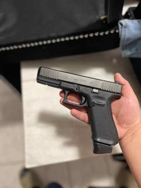 Glock 22 gen 5 mint condition 