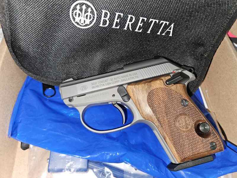 BERETTA 3032 TOMCAT 32acp with box, papers ammo