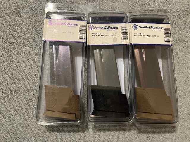 M&amp;P 45 magazines