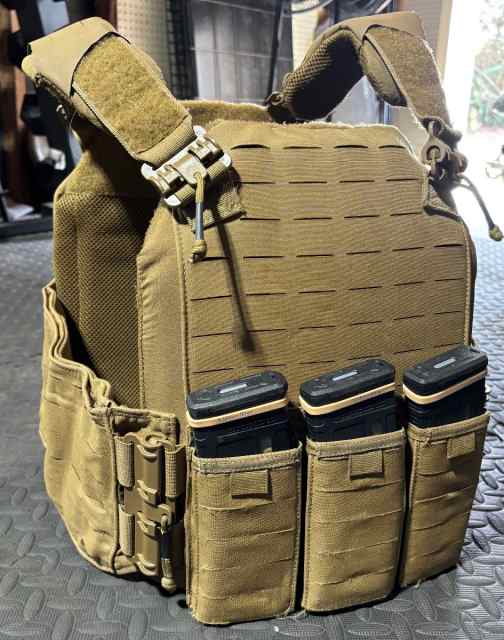 First Spear Strandhogg Plate Carrier &amp; RMA Plates