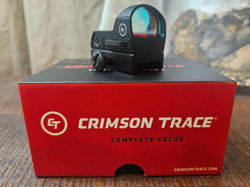 Crimson Trace Red Dot with Mount