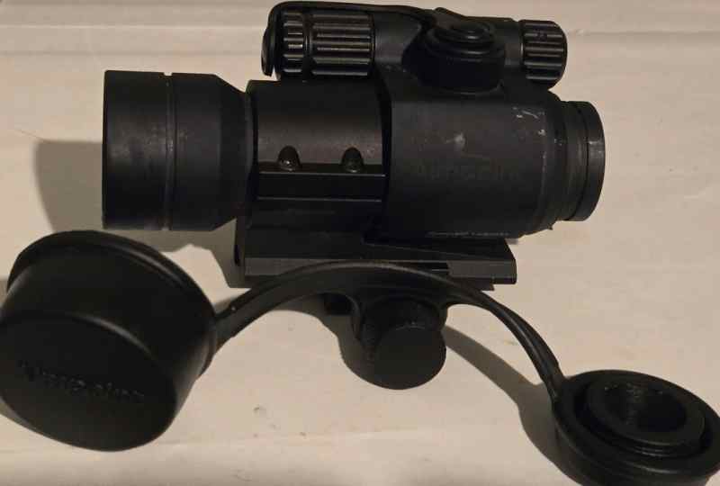 Near Mint Aimpoint Comp M2 M68 Red Dot