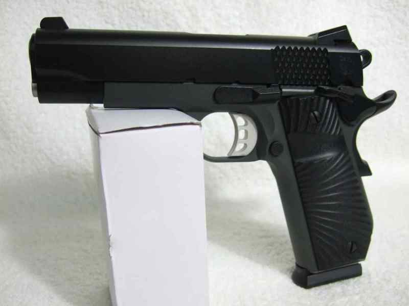 T1911b.jpg