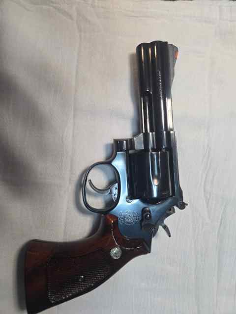 SMITH AND WESSON 586-3