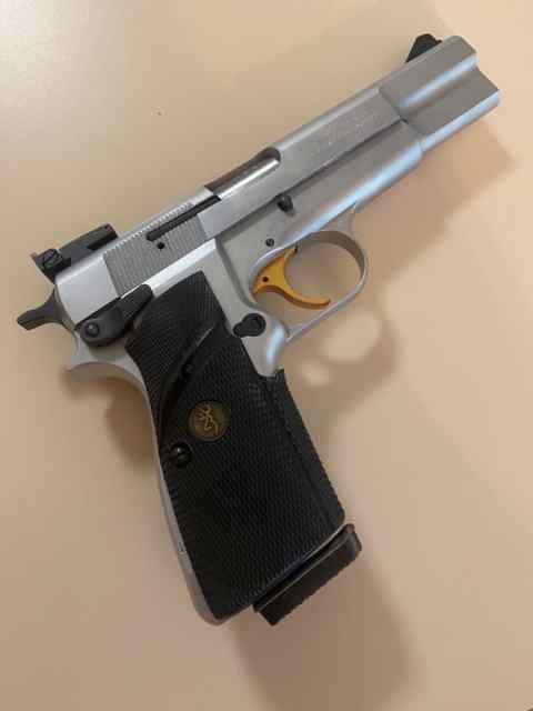 Browning Hi~Power in .40 S&amp;W