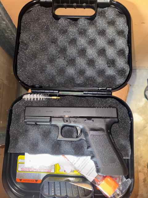 BNiB Glock 21 sf With Extras