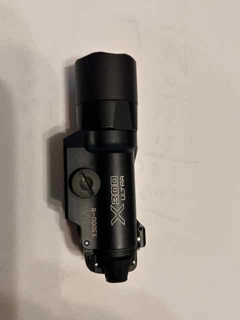SureFire x300U-B Weapon Light 