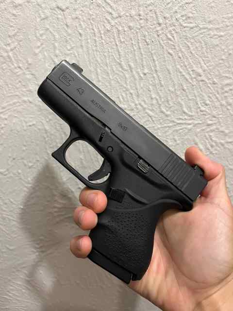 Glock 43 w/ extras