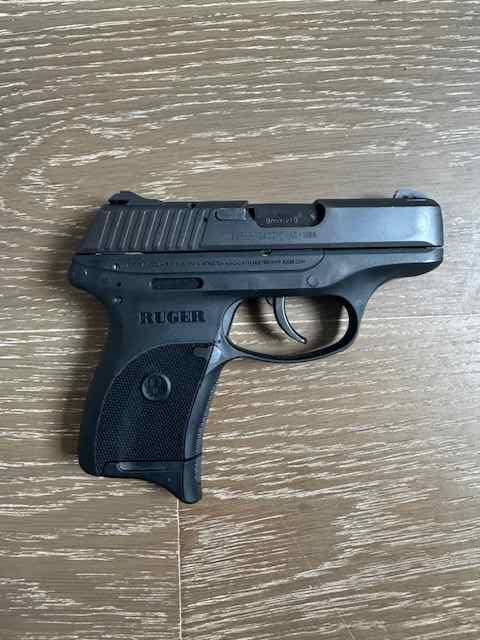Ruger LC9 9mm w holster
