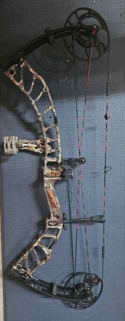 Blackout NV-32 compound bow