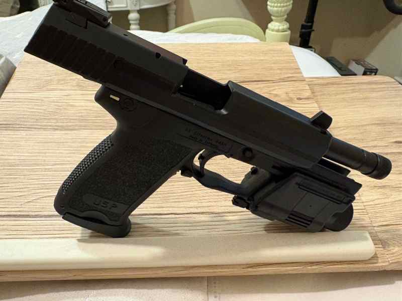 Heckler and Koch USP 45 Tactical w/Insight m2 UTL