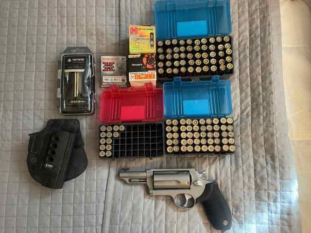 Taurus Judge and accessories 