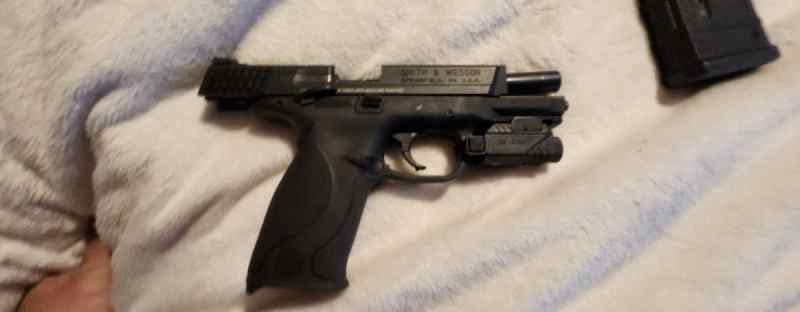 Smith &amp; Wesson M&amp;P .40CAL 