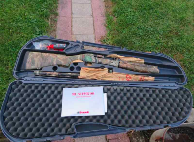 Benelli M1 Super 90 20g semi auto field CAMO case 