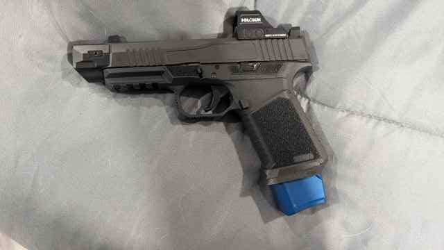 Glock 19 clone for sale + accessories